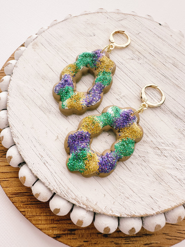 PREORDER Mardi Gras // king cake huggies