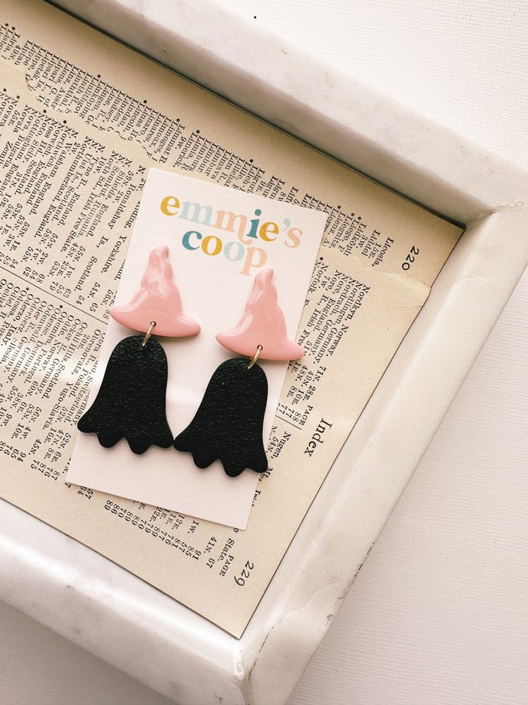 ghostie with pink witch hat