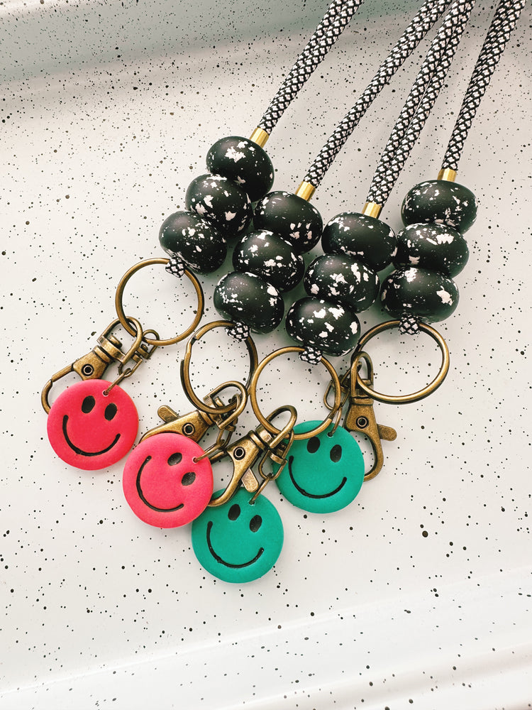 teacher lanyard // composition & smileys
