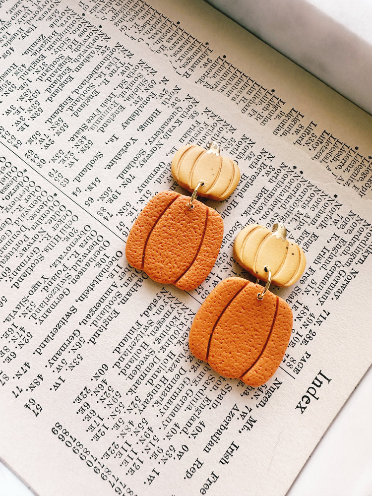 orange pumpkin stacks